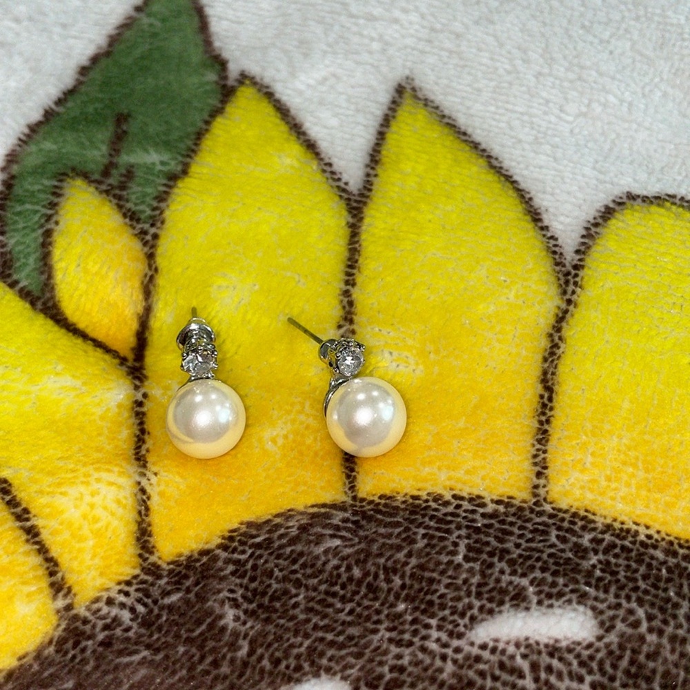 Faux Diamond Pearl Earrings